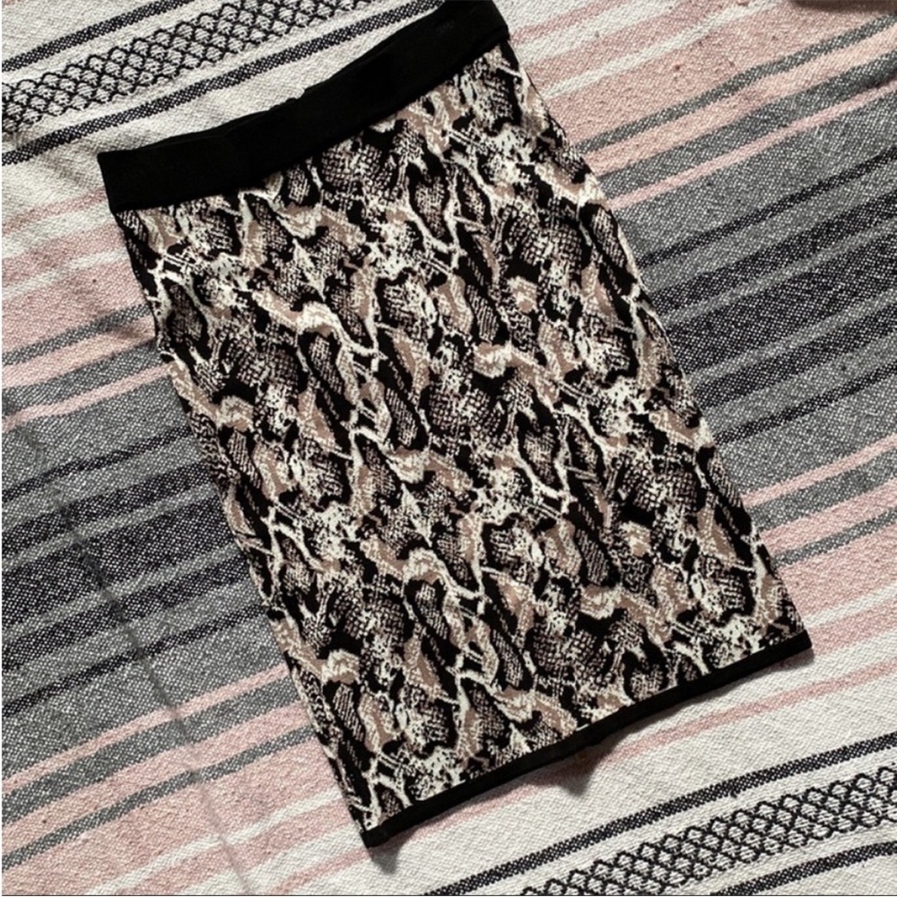 Vintage Cache' Size Xs Snakeprint Pencil Skirt Sw… - image 4